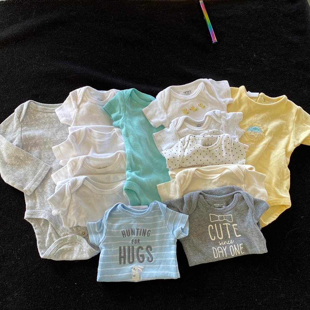 Lot - Gender Neutral Newborn Onesies